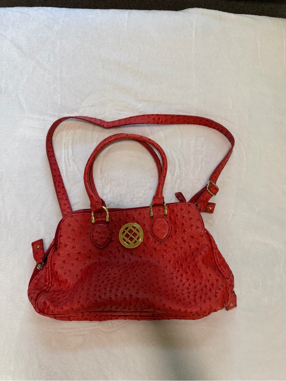 London Fog Red Ostrich Embossed Satchel Bag Y2K Gold Hardware Crossbody